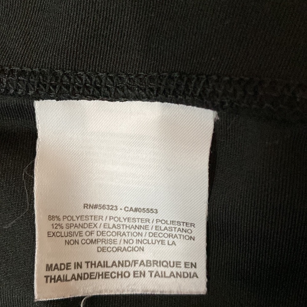 Nike capris. Inseam approximately 18/19”. Size S
C - Picture 5 of 6